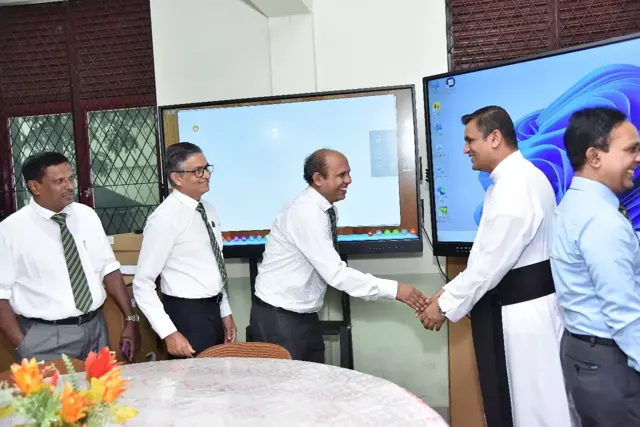 SmartBoard Donation by Colombo Union – photo 5